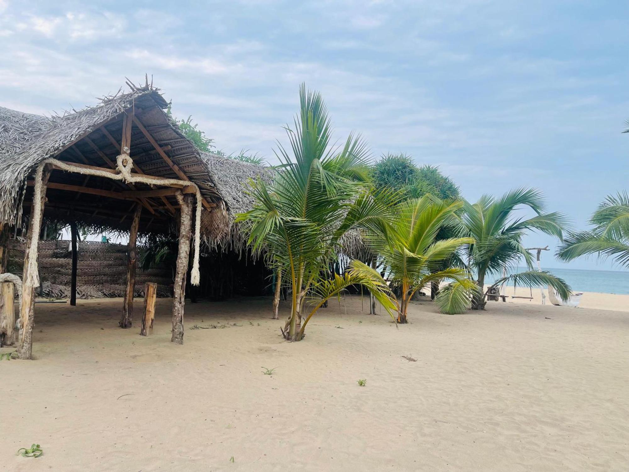 Surfing Beach Nilaveli Trincomalee Eksteriør billede